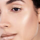 Aura Dew – Visage, Yeux, Lèvres, Solar